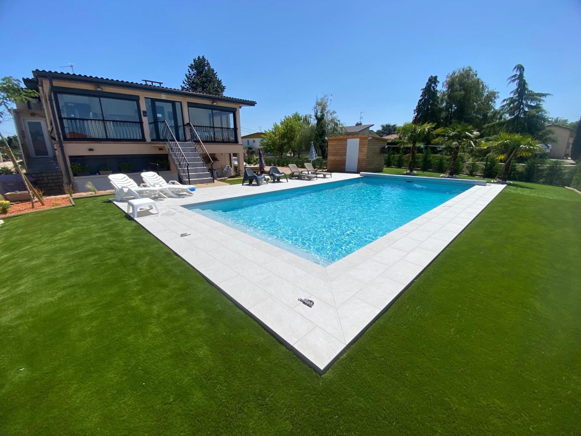 Grieges Studio Chez L'Habitant Avec Piscine Commune מראה חיצוני תמונה